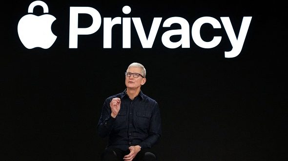 أبل تُخطط لفحص أجهزة الآي-فون الأمريكية بحثًا عن صور إساءة معاملة للأطفال