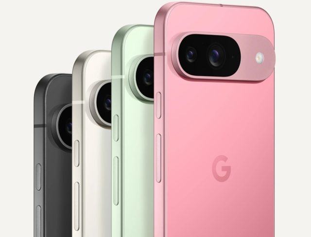 من iPhoneIslam.com، تصطف خمسة هواتف ذكية من طراز Google Pixel 8A، التي صممتها Google لعام 2024، باللون الأسود والأبيض والأخضر والأزرق والوردي. وتتميز هذه الهواتف بكاميراتها الخلفية وتصميمها البسيط.