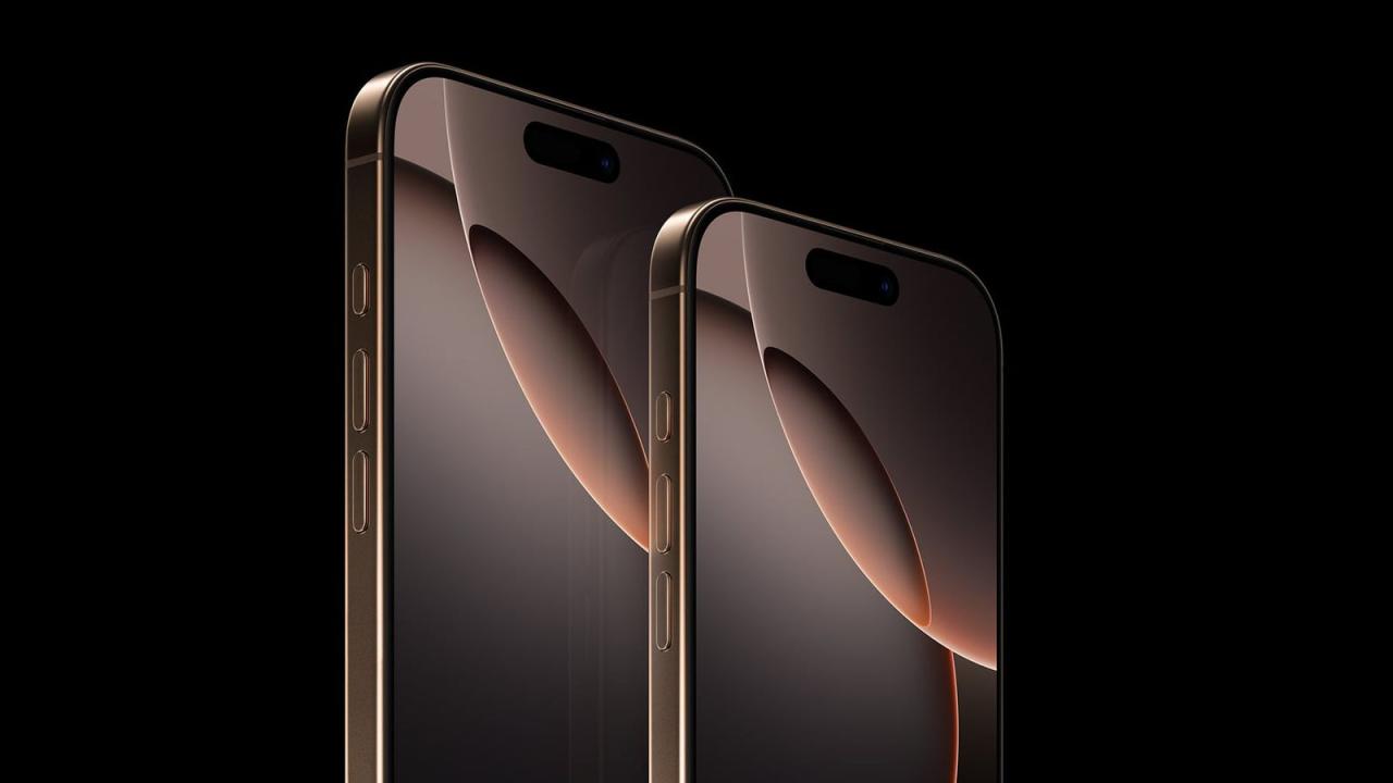 من iPhoneIslam.com، يظهر في الصورة هاتفا Line-Phone 17 تصميمًا عصريًا وإطارات معدنية أنيقة مع تصميم مستوحى من التصميم حتى ما يجسد أحد الأسباب وراء شراء آي-فون الجديد لعام 2025 أمام الخلفية.