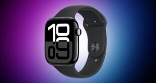 من iPhoneIslam.com، تظهر ساعة Apple Watch Series 11 المزوّدة بشاشة ساعة رقمية كبيرة على خلفية متدرجة باللونين الأرجواني والأزرق.